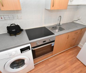 2 bedroom flat to rent - Photo 6