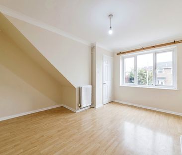 Truro Close, Grantham - Photo 2