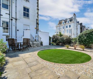 2 bedroom flat to rent - Photo 4