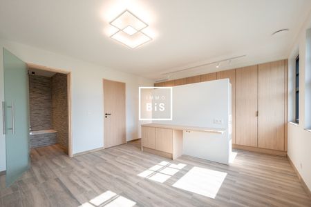 Prachtig afgewerkte hoekwoning, zeer rustig gelegen nabij het centrum - Photo 5