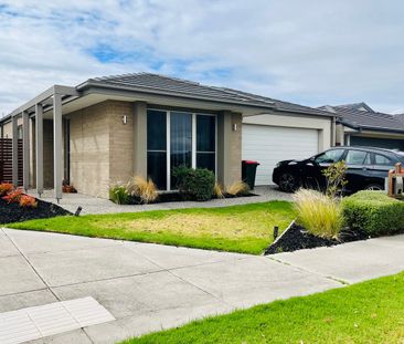 Spacious Family Home! - Photo 4