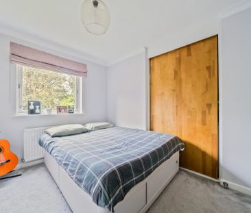 3 Bedroom Flat / Apartment - Glen Eyre Road, Southampton - Photo 4