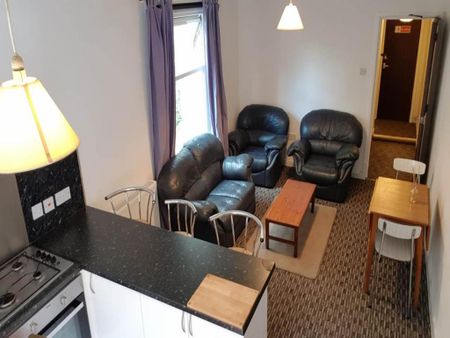 2 bedroom flat to rent - Photo 5