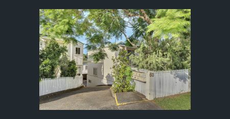 Fantastic Three Level Townhouse In Central Location! - Photo 4