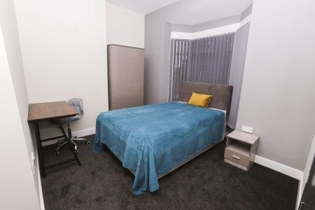 5 bedroom House To Rent Total Size: 1098 SQ FT - Photo 1
