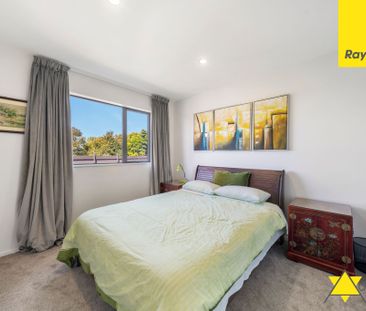 Modern Fully Furnished Family Home in Te Atatu South - Photo 2