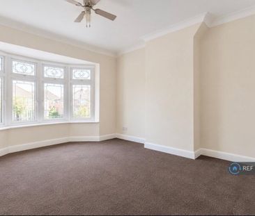 5 bedroom semi-detached house to rent - Photo 4