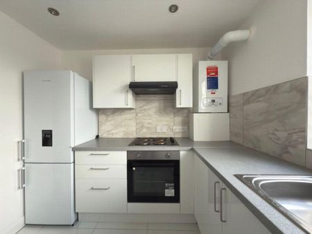2 bedroom flat to rent - Photo 4