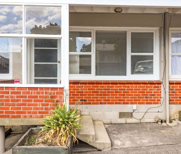 Lovely Unit in a Prime Onehunga Location! - Photo 1