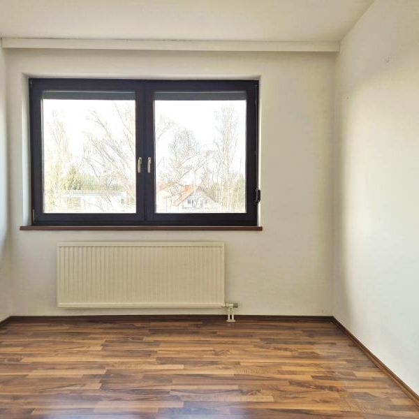 Leonding - Gaumberg! Sonnige und ruhig gelegene 3-Zimmer-Wohnung, 79 m² inkl. Loggia, Küche möbliert, Parkplatz! - Photo 1