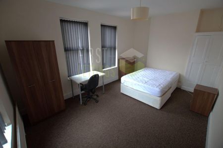 4 bedroom terraced house to rent - Photo 5