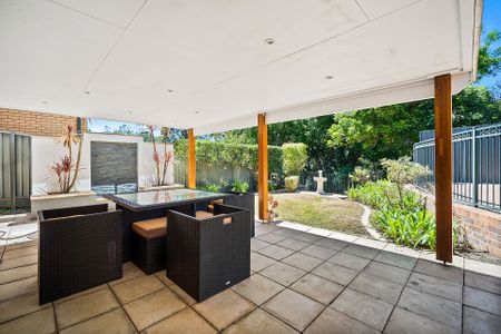 Contemporary Family Home with Poolside Entertaining & Leafy Outlooks - Photo 3