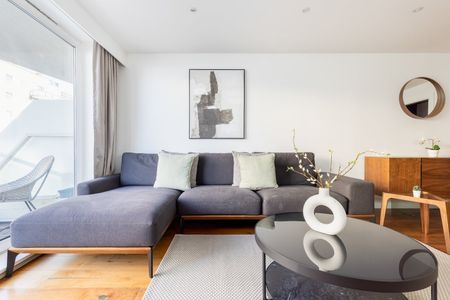 2 Bed Flat, Compass House, SW18 - Photo 2