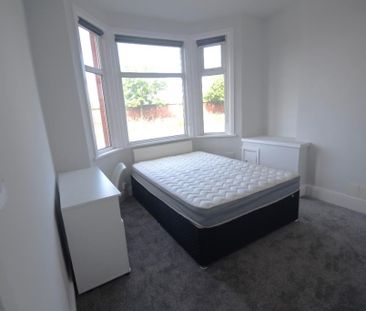 4 bedroom end of terrace house to rent - Photo 6