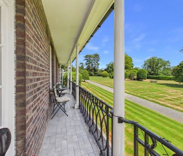Park Lawn, Farnham Royal,SL2 - Photo 2