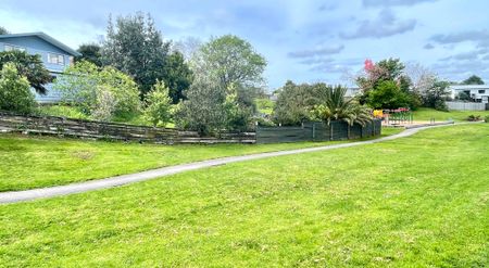 Modern 3 Bedroom in Katikati - Photo 4