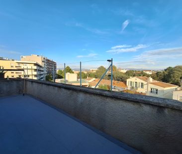 Location Appartement 2 pièces 47m² MARSEILLE 4ème - Photo 3