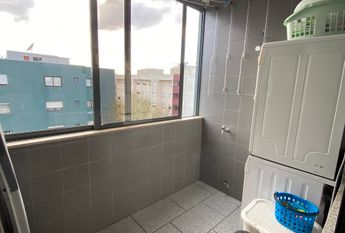 4 bedroom flat - central location (Belgian Tavern Area)