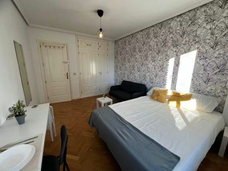 Calle de la Infanta Mercedes, Madrid, Community of Madrid 28020 - Photo 5