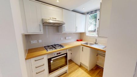 2 bedroom maisonette to rent - Photo 3