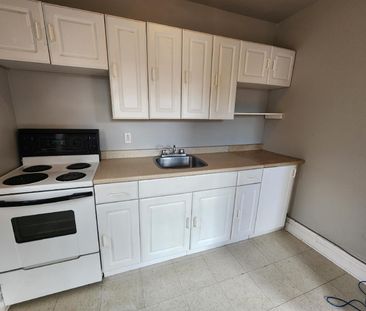 421 Bronson Avenue - 2 - Photo 5