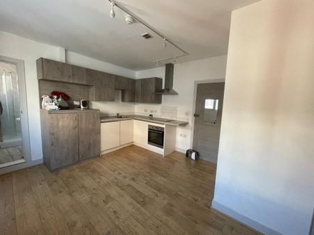 Studio to rent - Photo 3