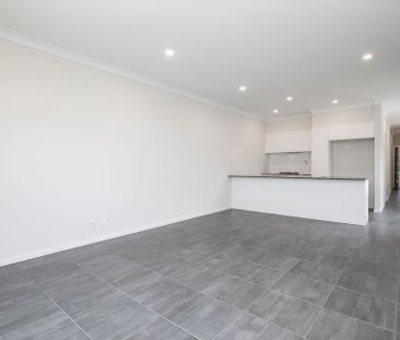 Charming & Spacious Family Home for Lease in Morisset - Photo 3