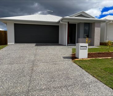44 Kashmir Cct, Greenbank QLD 4124 - House For Rent | Domain - Photo 3