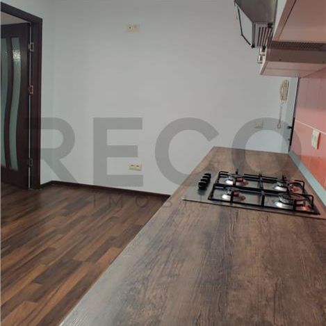 RECO . Apartament cu 2 camere . Rogerius . - Fotografie 1