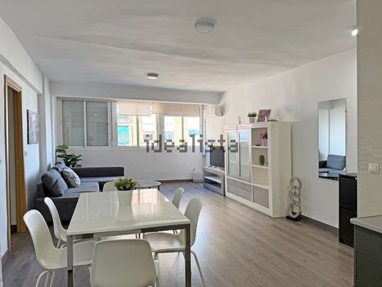 Alquiler de piso en Calle Héroe de Sostoa - Photo 1