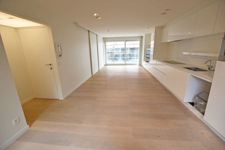Mooi appartement met zijdelings zeezicht, centraal gelegen op het Lichttorenplein - Photo 3