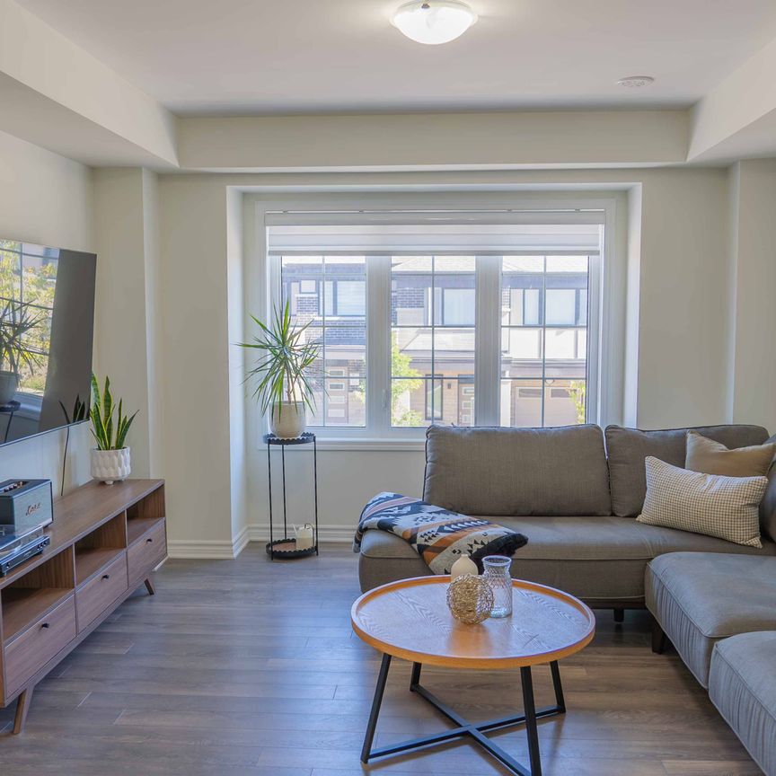 For Lease - 3372 Swordbill Street, Pickering, Ontario - Photo 1