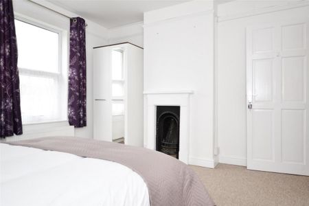4 bedroom terraced house to rent - Photo 5