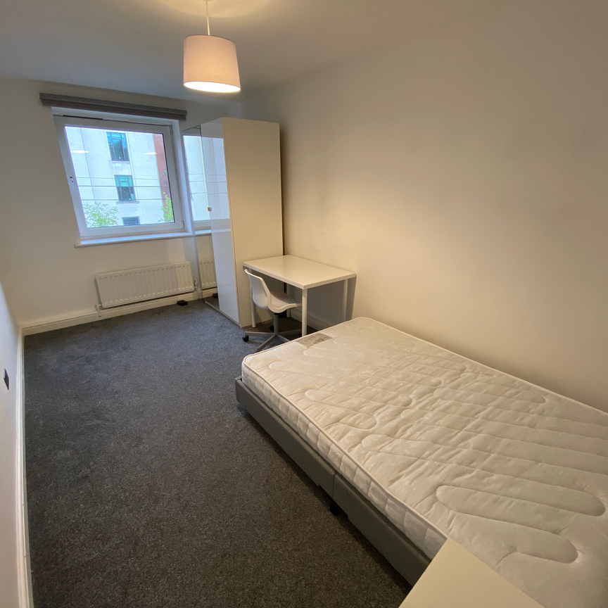 Flat 30, Samara Plaza, LS2 9DU, Leeds - Photo 1
