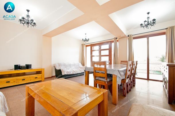 Vila D+P+2 cu 5 camere, garaj si curte de inchiriat in Galati - Fotografie 1