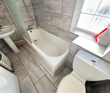 2 bedroom semi-detached house to rent - Photo 4