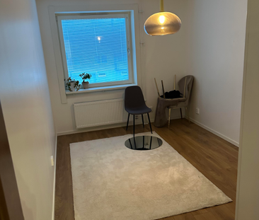 Utgårdsvägen, Handen - Foto 3 | Rentumo