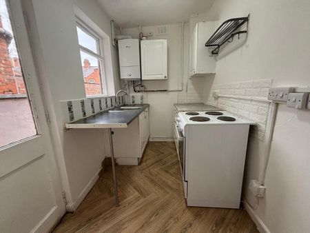 2 bedroom terraced house to rent - Photo 4