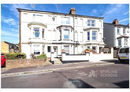 1 bedroom in a house share to rent - Photo 2