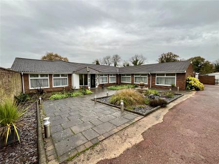 1 bedroom parking to rent - Photo 2