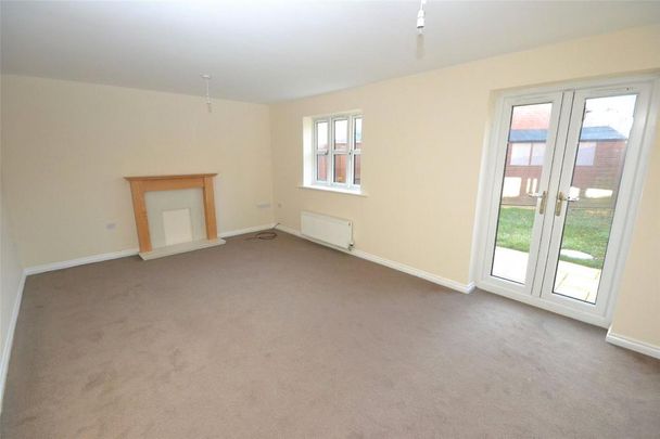 3 bedroom end of terrace house to rent - Photo 1