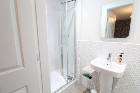 3 bedroom end of terrace house to rent - Photo 5