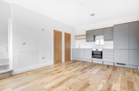 2 bedroom semi-detached house to rent - Photo 2