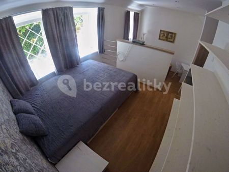 Pronájem bytu 1+kk • 40 m² bez realitkyNad Santoškou, Praha - Smíchov - Photo 4