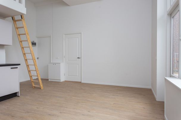 Te huur: In verband met de overweldigende belangstelling in dit appartement, is het niet meer mogelijk een bezichtiging in te plannen. Het heeft daarmee geen zin meer om op deze woning te reageren. - Photo 1