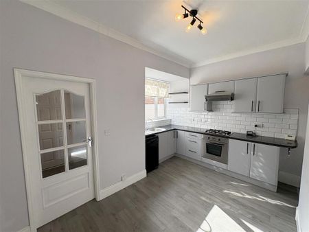 2 bedroom terraced house to rent - Photo 5