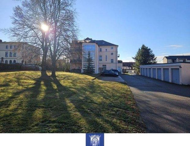 Helles großzügiges Zuhause mit Terrasse, Kamin, Bad mit Wanne und Dusche! - Photo 1