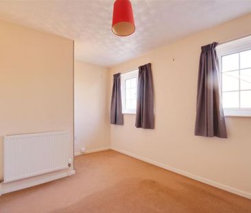 2 bedroom end of terrace house to rent - Photo 2