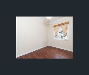 3 Bedroom Renovated Cottage With Rear Workshop - Photo 5