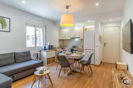 Stunning 2-Bedroom Apartment with Sea Views in Barceloneta - Photo 3